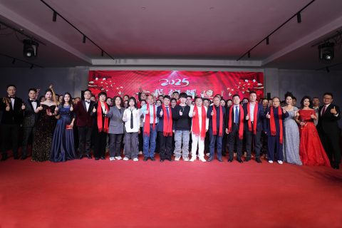 廿载铸辉煌，灵蛇迎新篇 | 满冠体育耐材2025年会盛典圆满收官！
